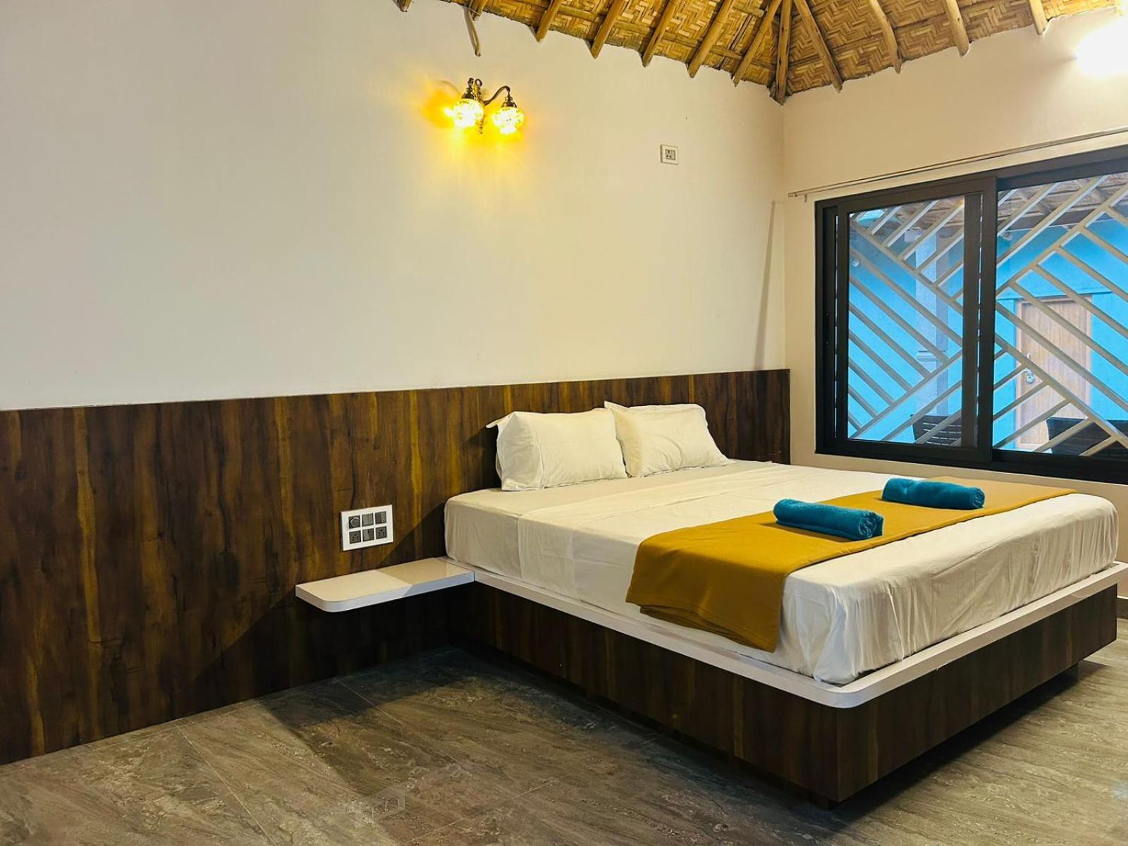 Hampi Village Resort & Tutti Cafe Zewnętrze zdjęcie