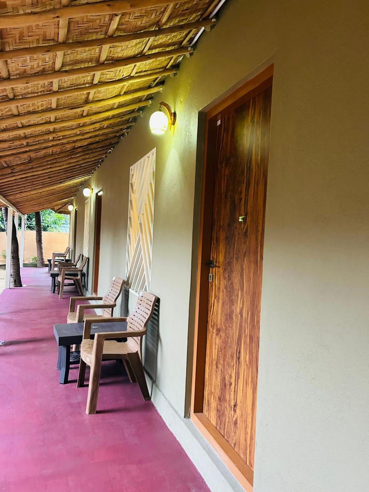 Hampi Village Resort & Tutti Cafe Zewnętrze zdjęcie