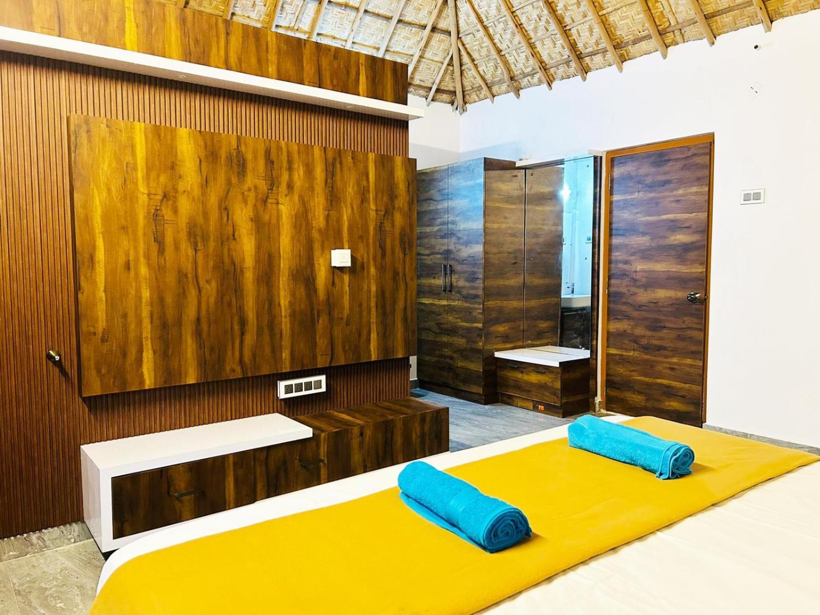 Hampi Village Resort & Tutti Cafe Zewnętrze zdjęcie