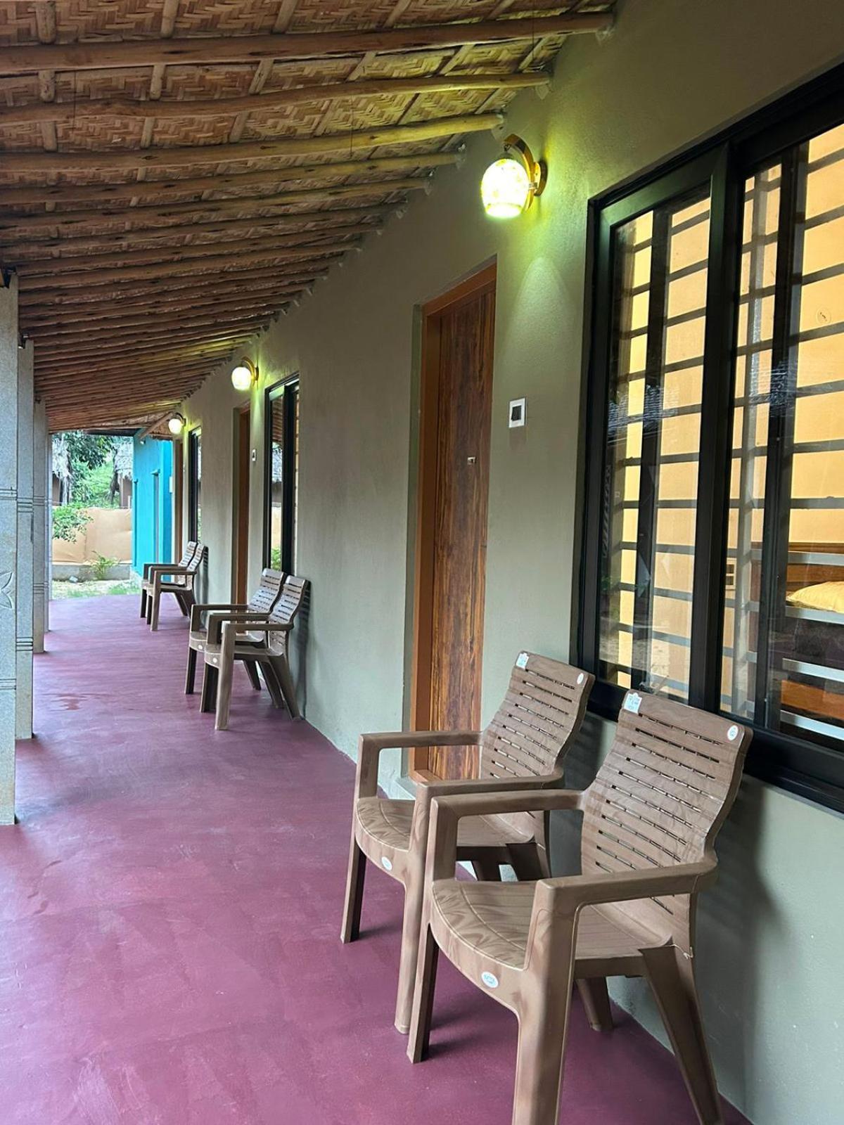 Hampi Village Resort & Tutti Cafe Zewnętrze zdjęcie