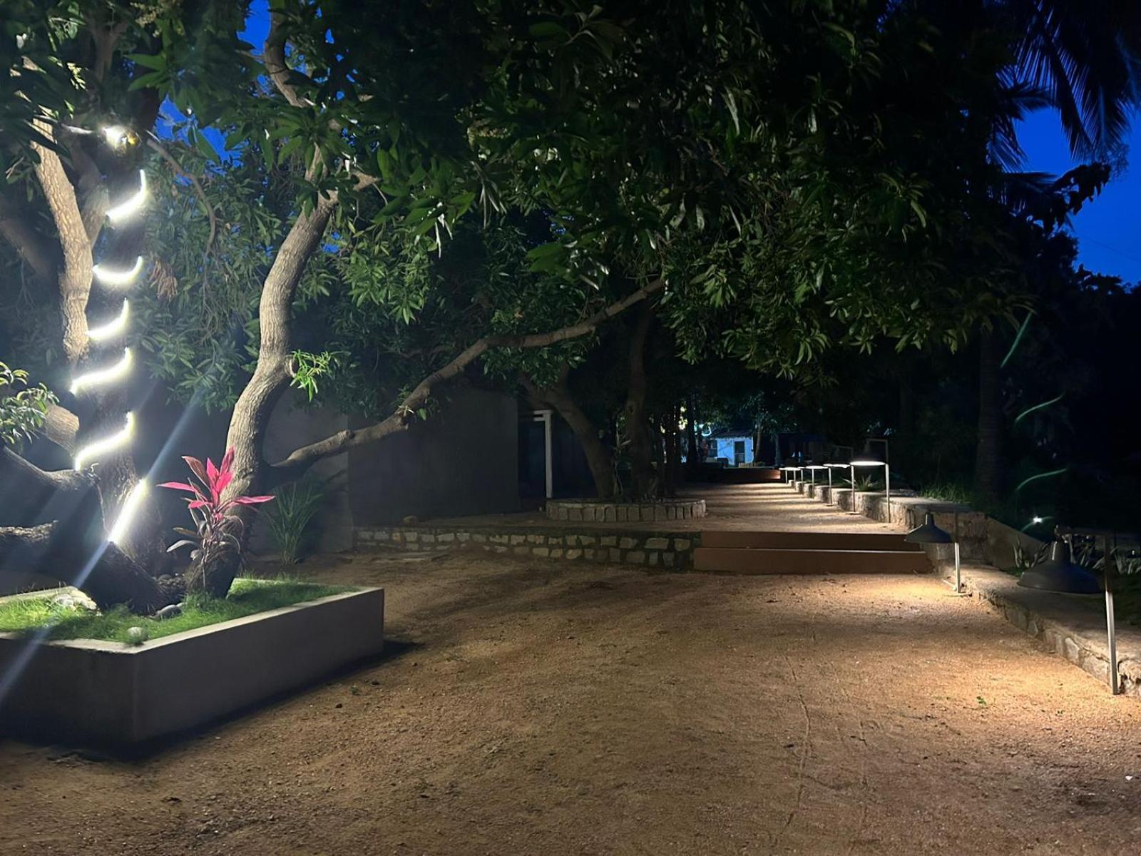 Hampi Village Resort & Tutti Cafe Zewnętrze zdjęcie