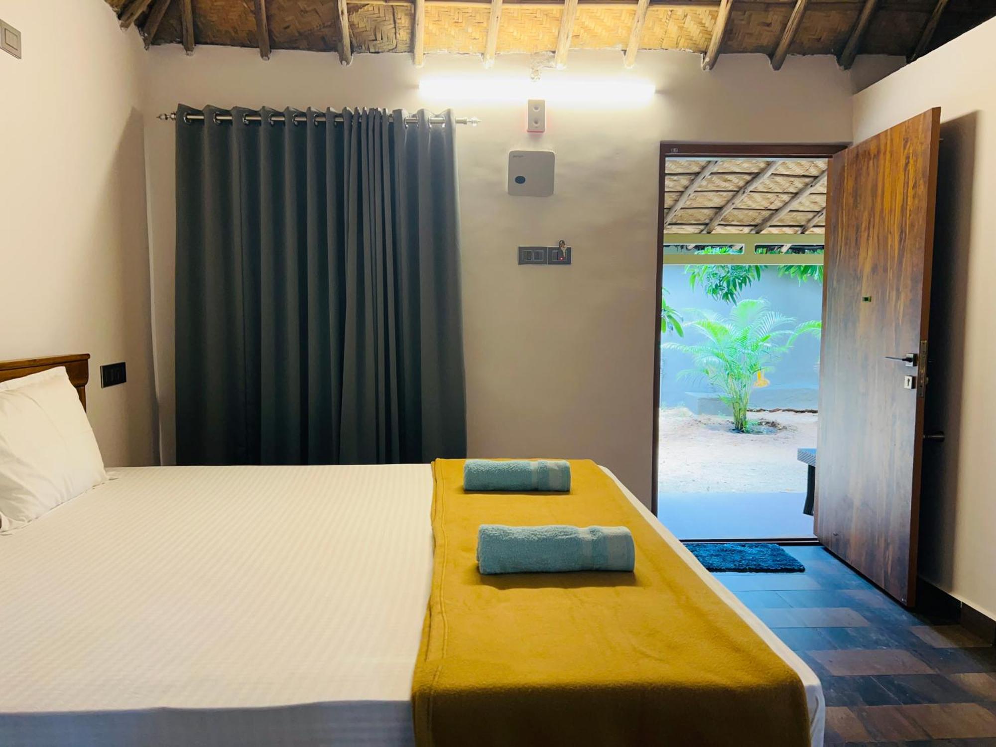 Hampi Village Resort & Tutti Cafe Zewnętrze zdjęcie